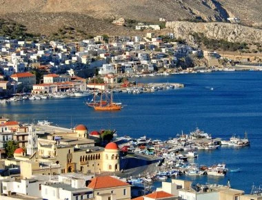 ΠΟΕΔΗΝ: Βρετανίδα τουρίστρια πέθανε στην Κάλυμνο επειδή δεν υπήρχε ασθενοφόρο